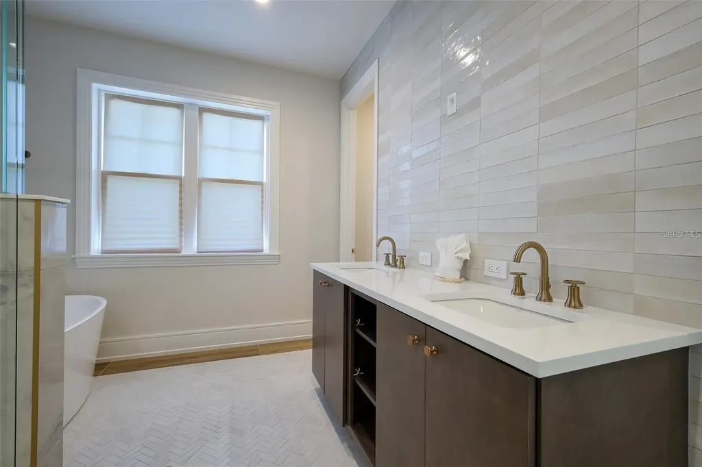 119 Mckinley Drive Sarasota FL 34236