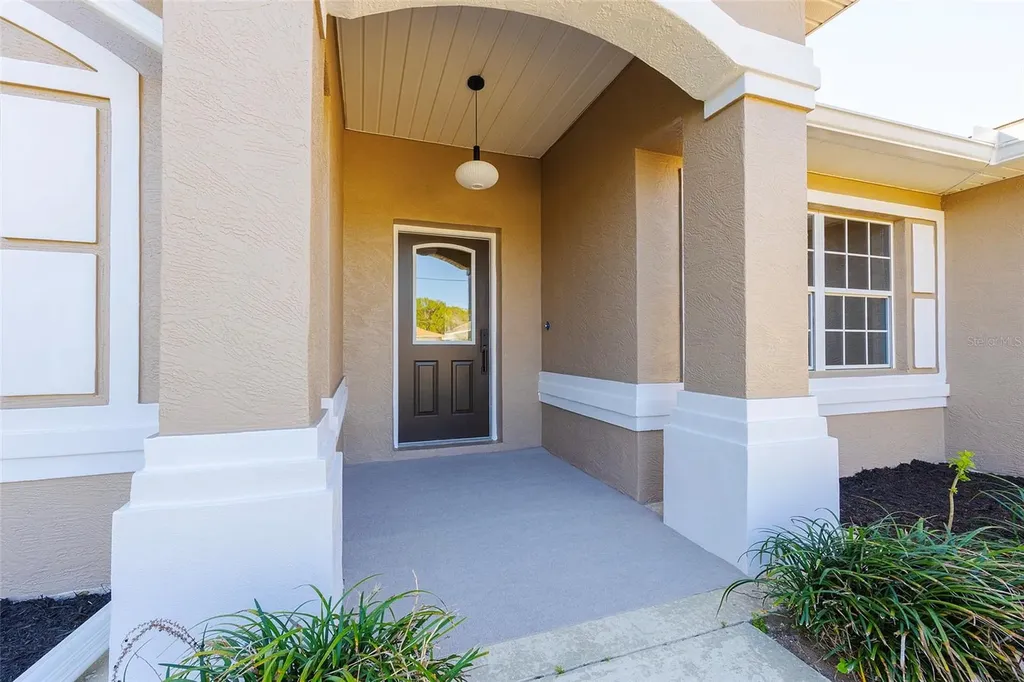 9 Slipper Flower Path E Palm Coast FL 32164