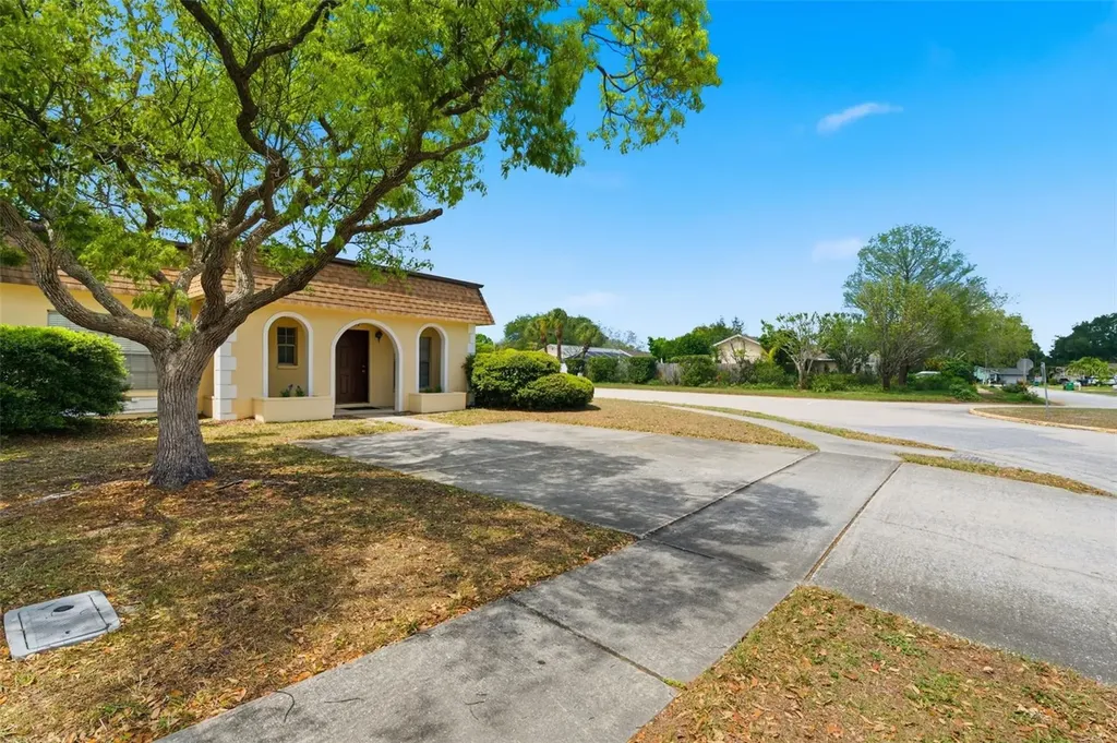 9992 86th Street Seminole FL 33777