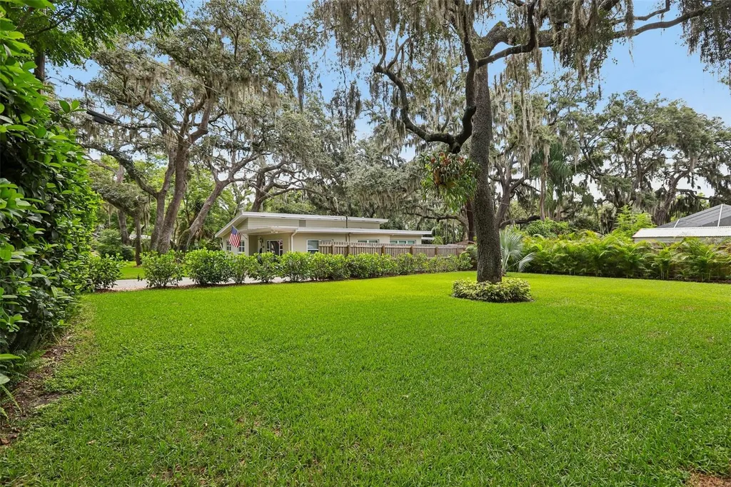 204 S Burlingame Avenue Temple Terrace FL 33617
