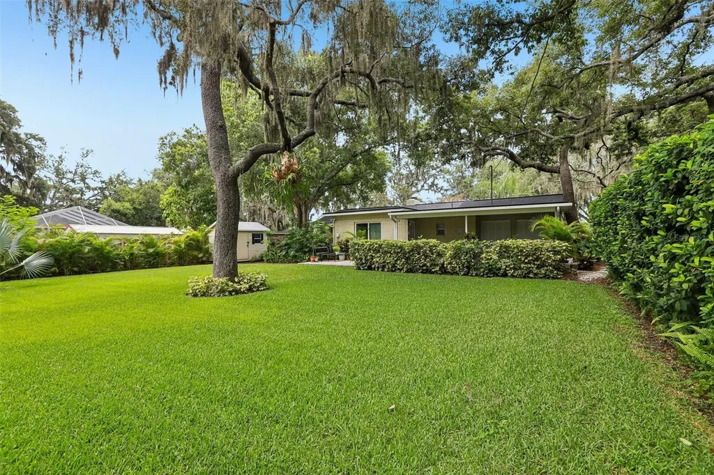 204 S Burlingame Avenue Temple Terrace FL 33617