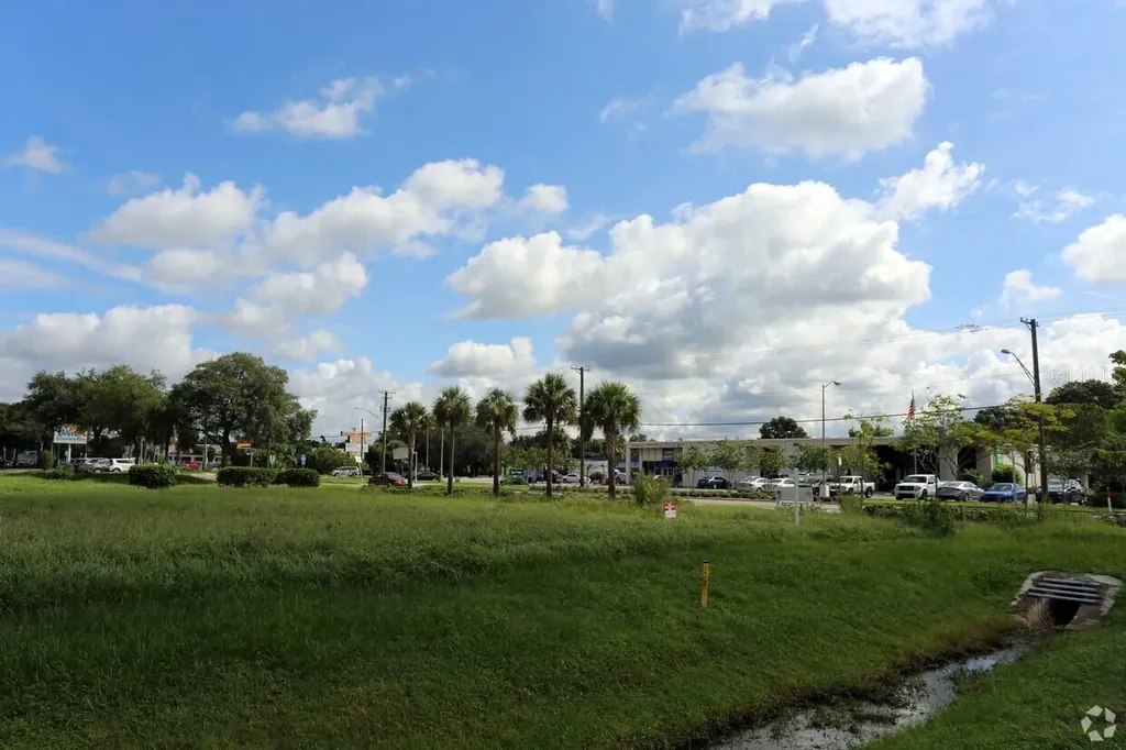 4201 W Crest Avenue Tampa FL 33614