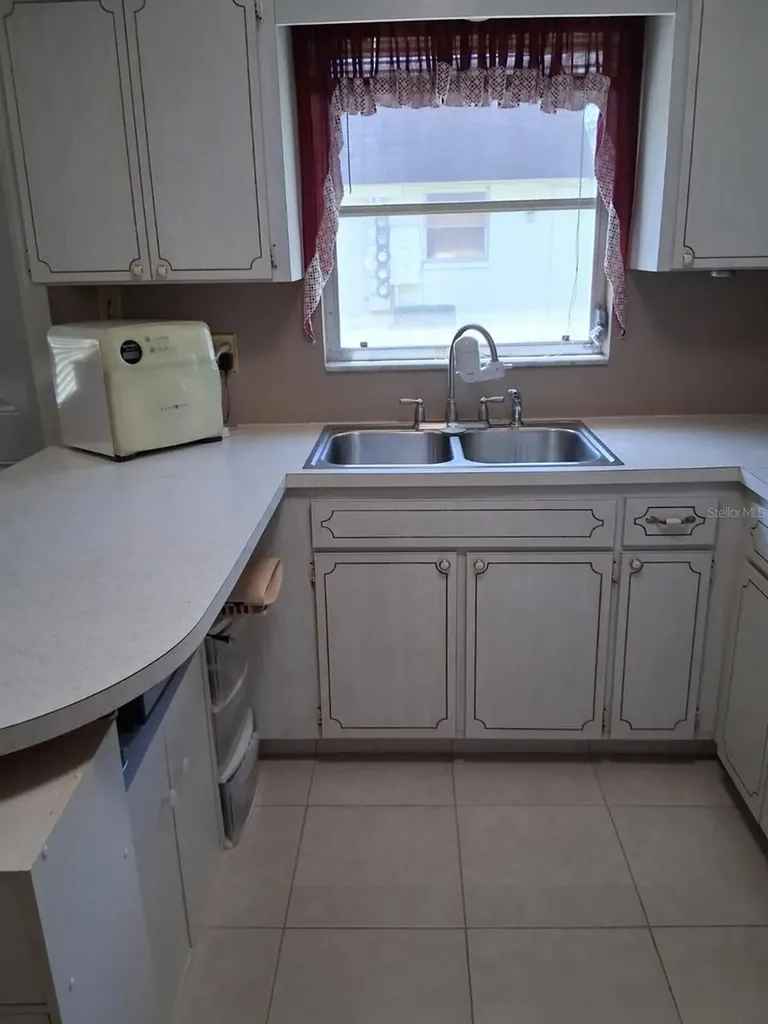 6770 Riviera N Pinellas Park FL 33781