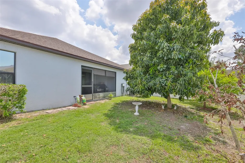 10806 Whitecap Drive Riverview FL 33579