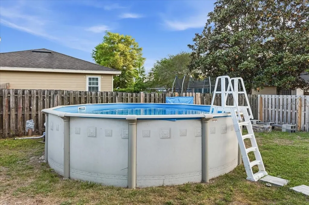 934 NW 255th Way Newberry FL 32669