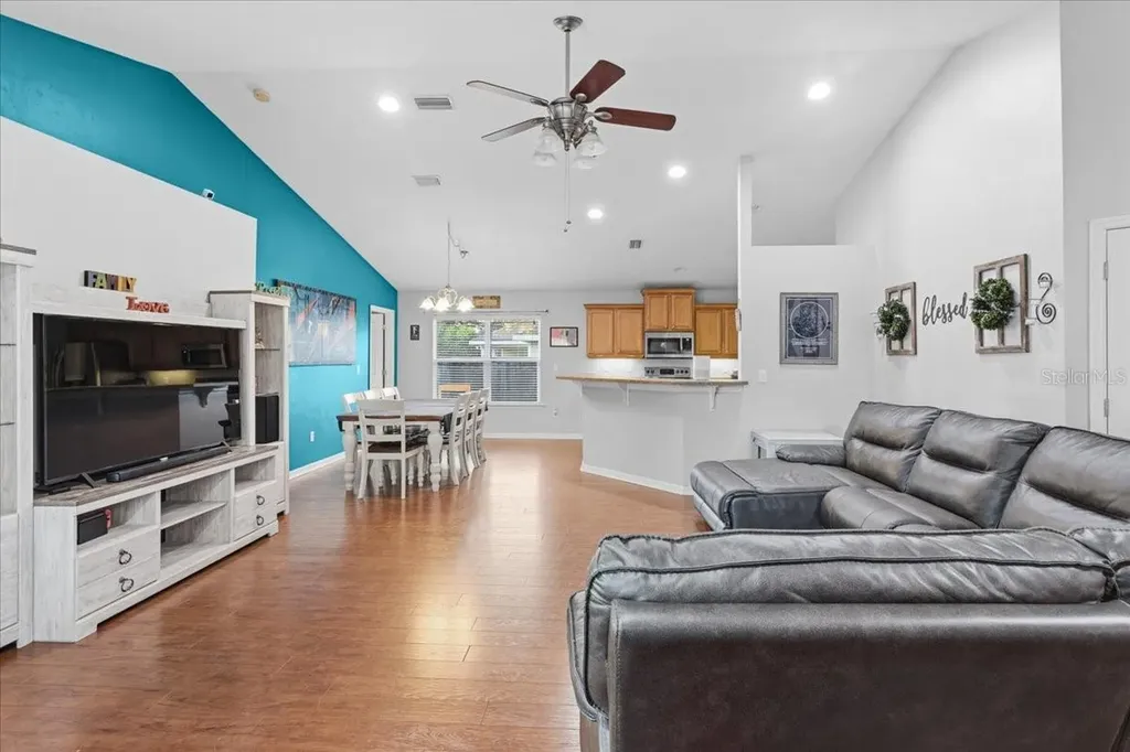 934 NW 255th Way Newberry FL 32669