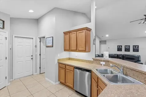 934 NW 255th Way Newberry FL 32669