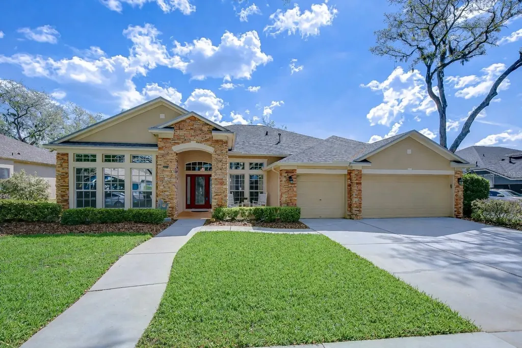 5725 Eaglemount Circle Lithia FL 33547