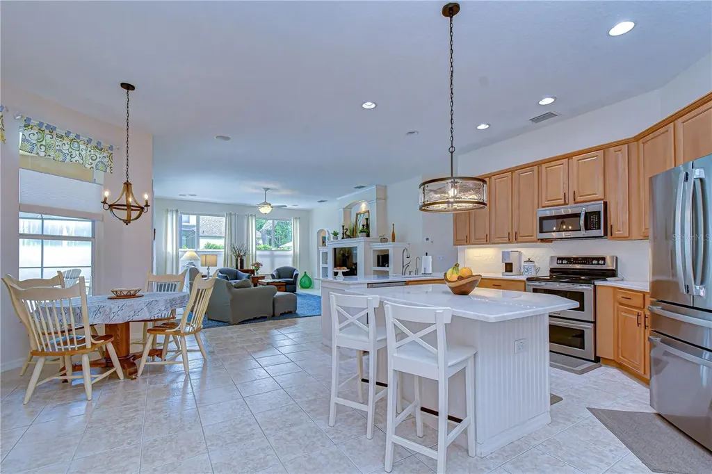 5725 Eaglemount Circle Lithia FL 33547