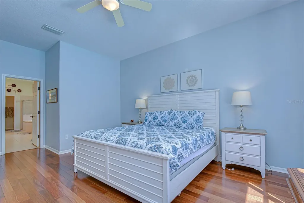 5725 Eaglemount Circle Lithia FL 33547