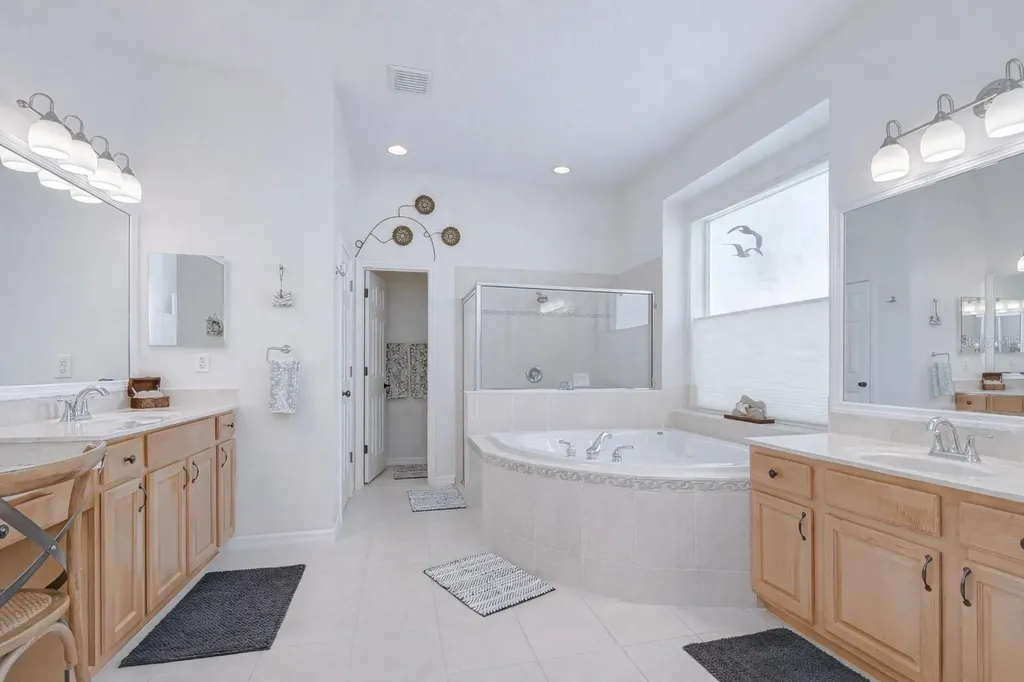 5725 Eaglemount Circle Lithia FL 33547