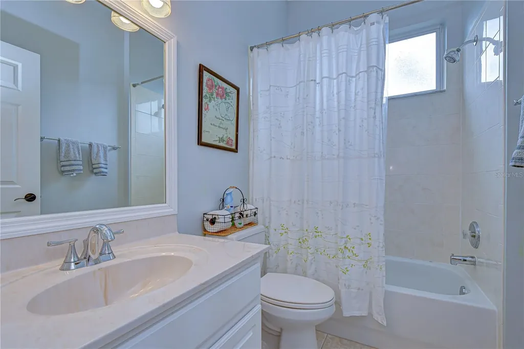 5725 Eaglemount Circle Lithia FL 33547