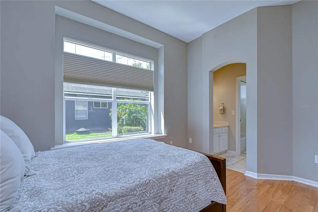 5725 Eaglemount Circle Lithia FL 33547