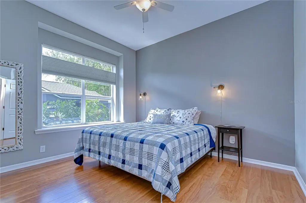 5725 Eaglemount Circle Lithia FL 33547