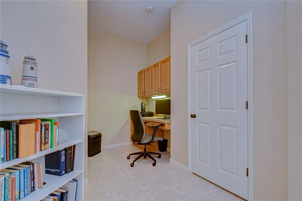 5725 Eaglemount Circle Lithia FL 33547
