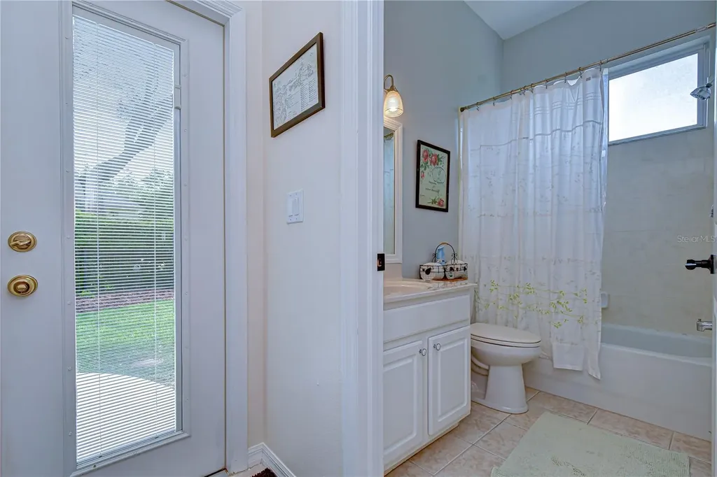 5725 Eaglemount Circle Lithia FL 33547
