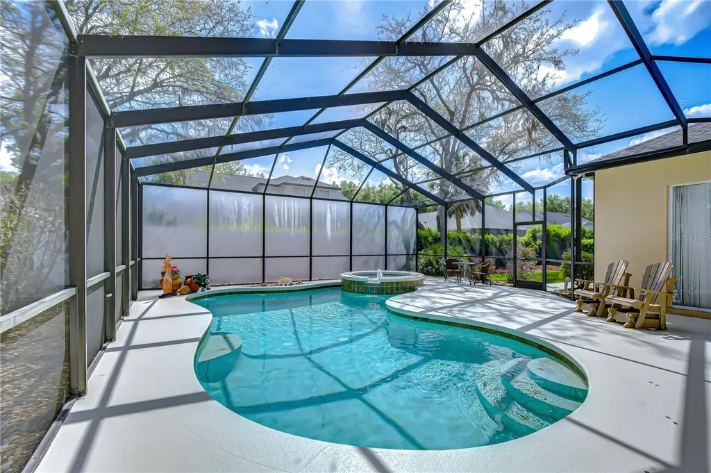 5725 Eaglemount Circle Lithia FL 33547