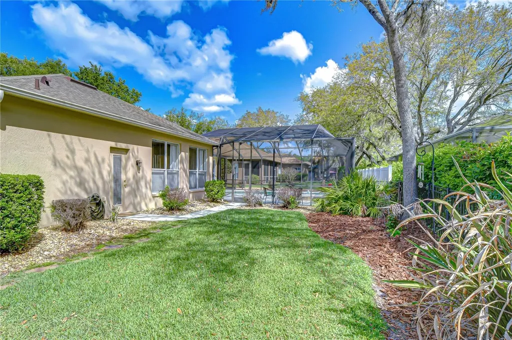 5725 Eaglemount Circle Lithia FL 33547
