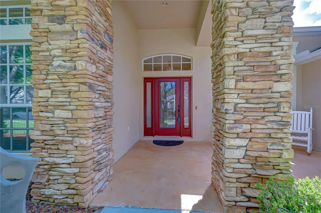 5725 Eaglemount Circle Lithia FL 33547