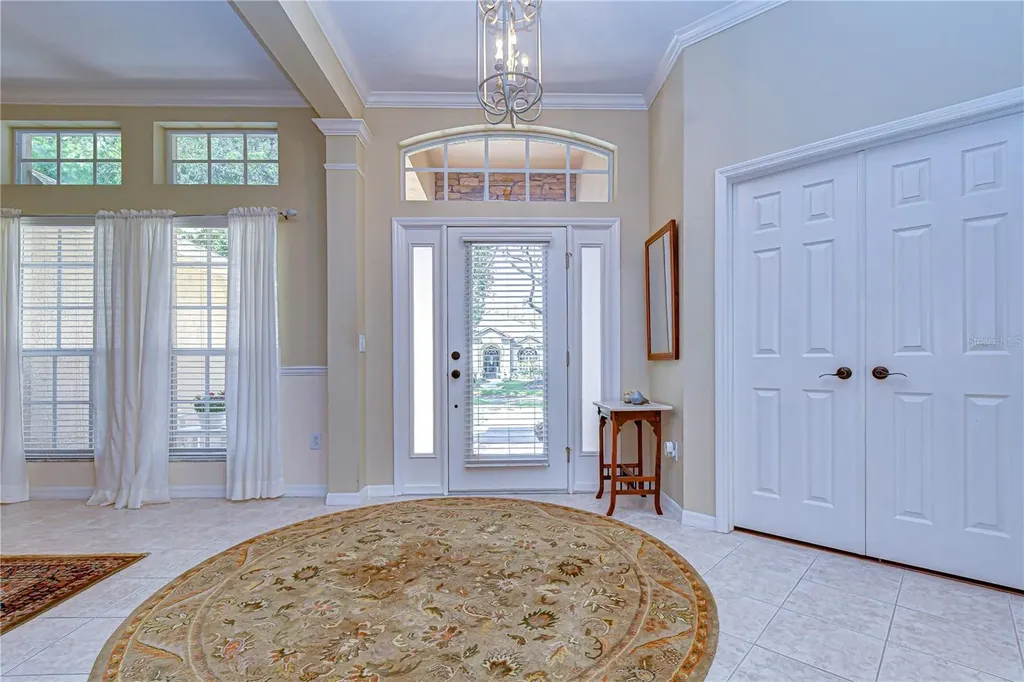 5725 Eaglemount Circle Lithia FL 33547
