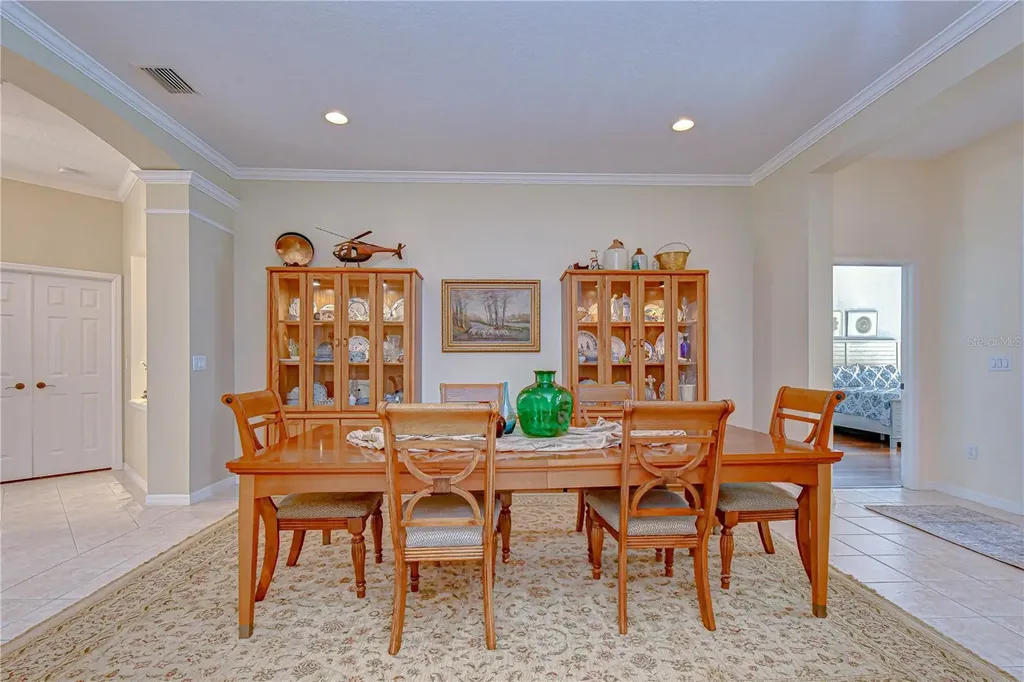 5725 Eaglemount Circle Lithia FL 33547