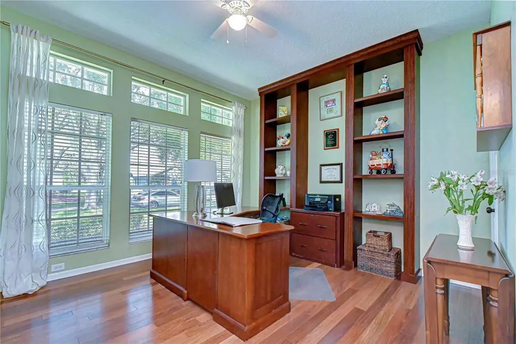 5725 Eaglemount Circle Lithia FL 33547