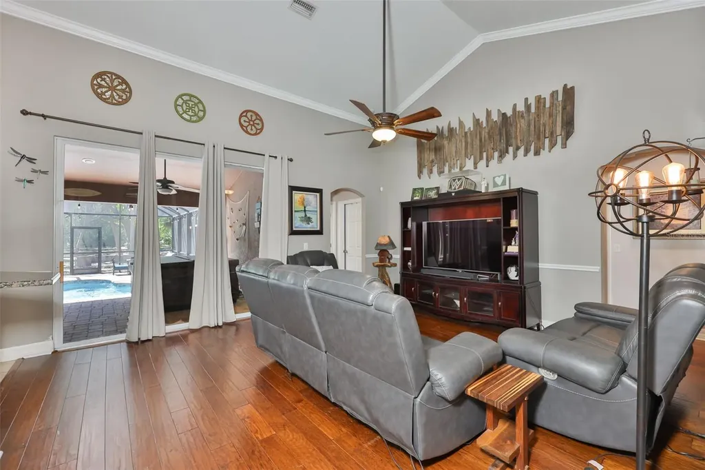 1710 Surrey Trail Wimauma FL 33598