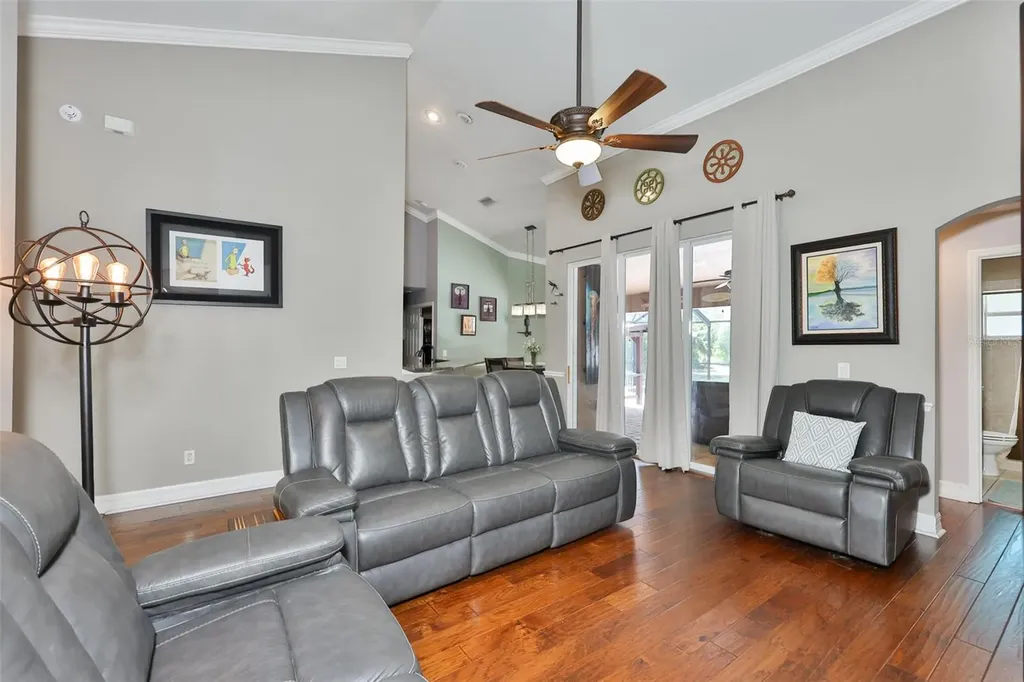 1710 Surrey Trail Wimauma FL 33598