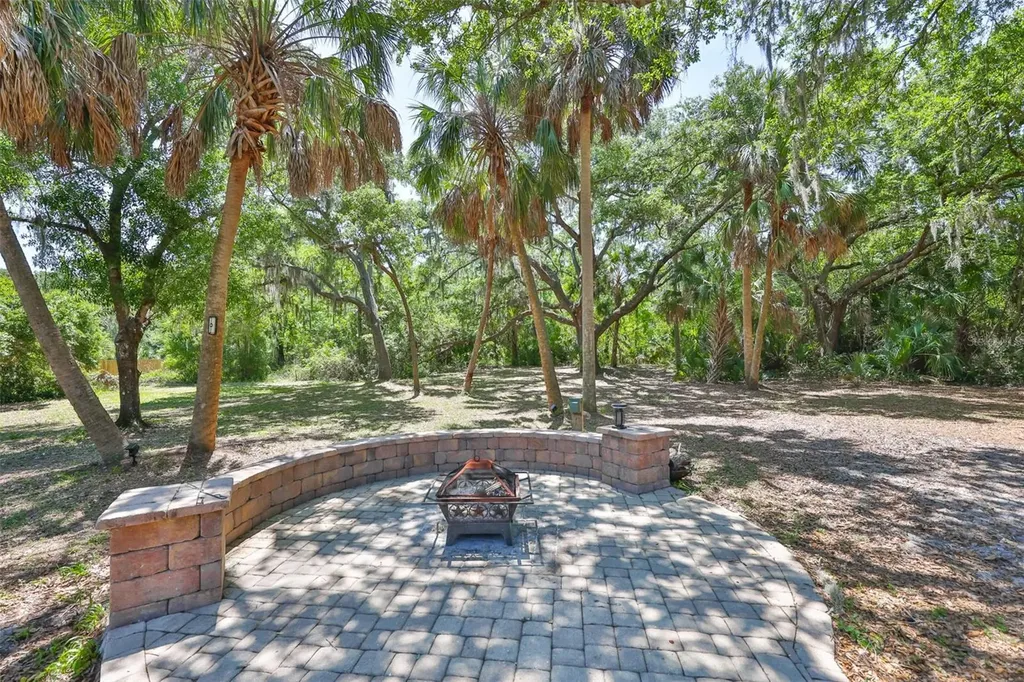1710 Surrey Trail Wimauma FL 33598