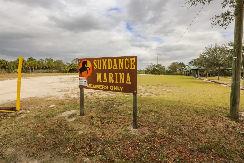 1710 Surrey Trail Wimauma FL 33598