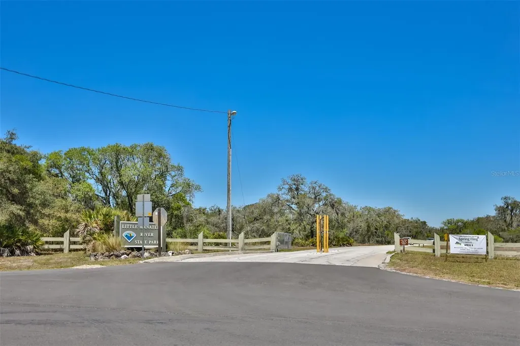 1710 Surrey Trail Wimauma FL 33598