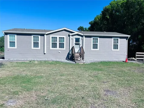 27020 Bloomfield Avenue Yalaha FL 34797