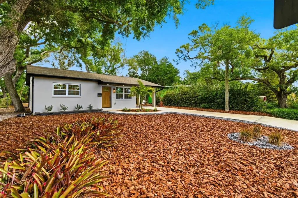 8051 26th Avenue N St Petersburg FL 33710