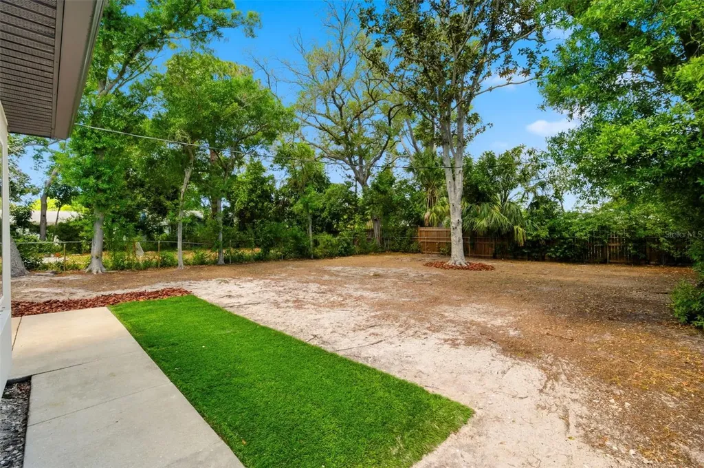 8051 26th Avenue N St Petersburg FL 33710