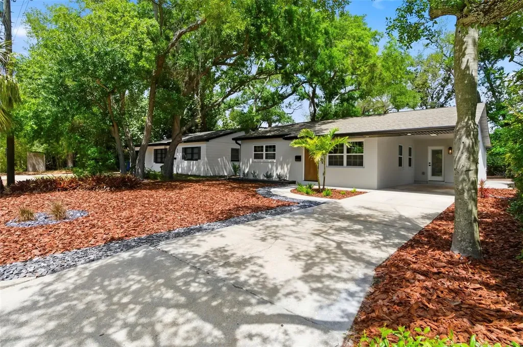 8051 26th Avenue N St Petersburg FL 33710