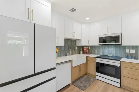 8051 26th Avenue N St Petersburg FL 33710