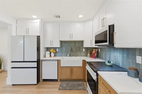 8051 26th Avenue N St Petersburg FL 33710