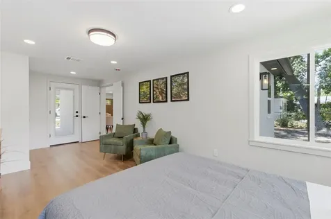 8051 26th Avenue N St Petersburg FL 33710