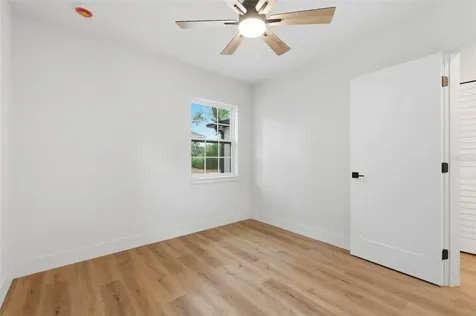 8051 26th Avenue N St Petersburg FL 33710