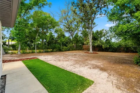 8051 26th Avenue N St Petersburg FL 33710