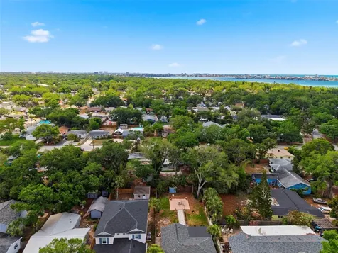 8051 26th Avenue N St Petersburg FL 33710