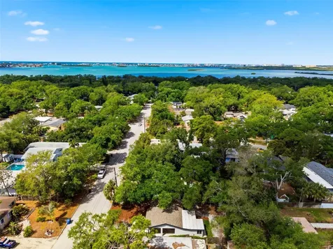 8051 26th Avenue N St Petersburg FL 33710