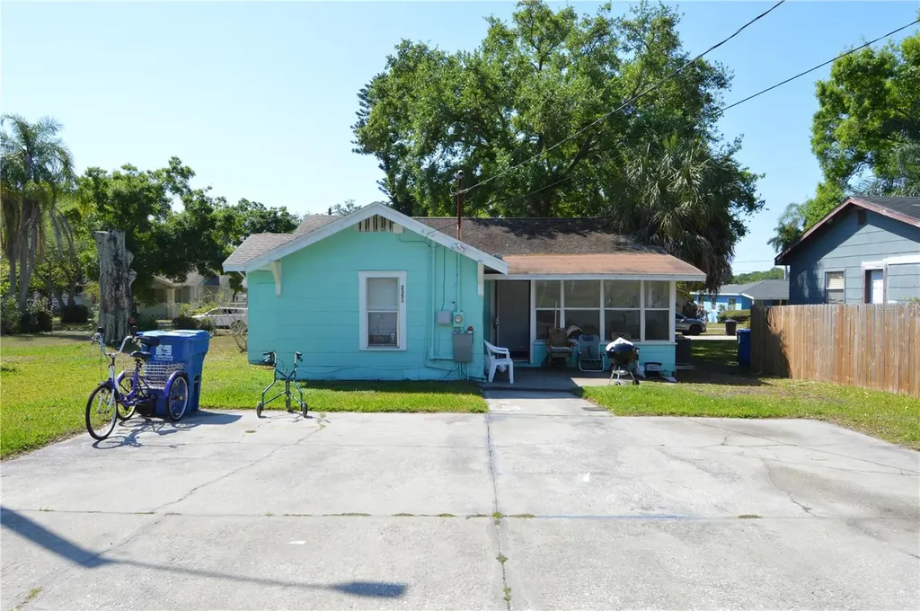 2351 25th Avenue S St Petersburg FL 33712