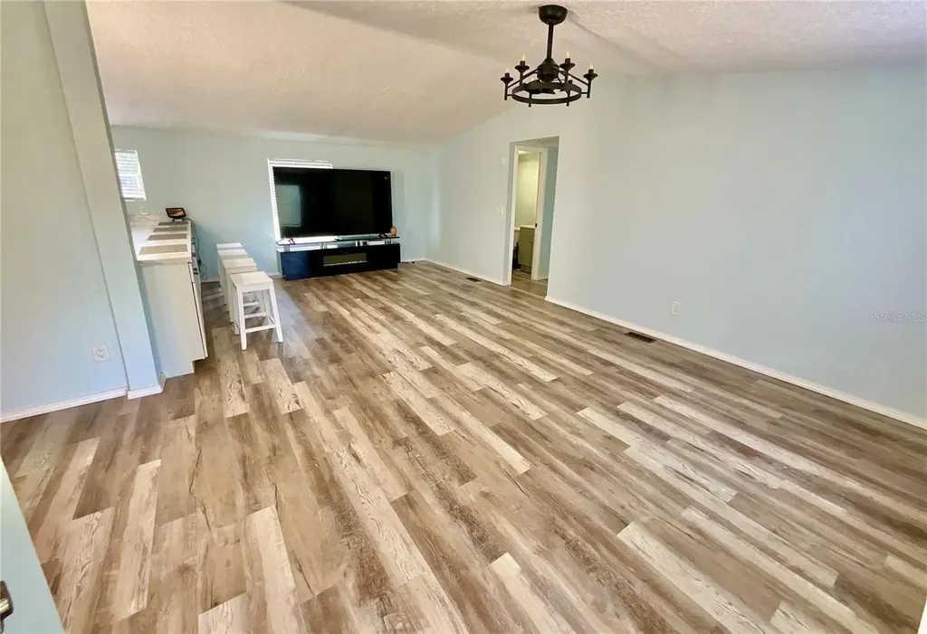175 Whirlwind Loop Hawthorne FL 32640