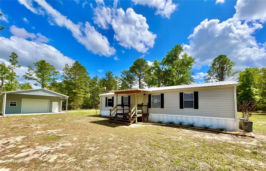 175 Whirlwind Loop Hawthorne FL 32640
