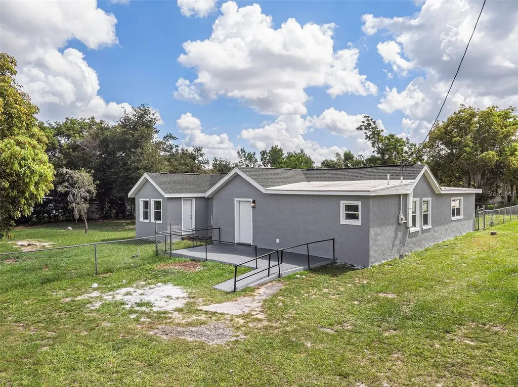 205 E Cornell Street Avon Park FL 33825