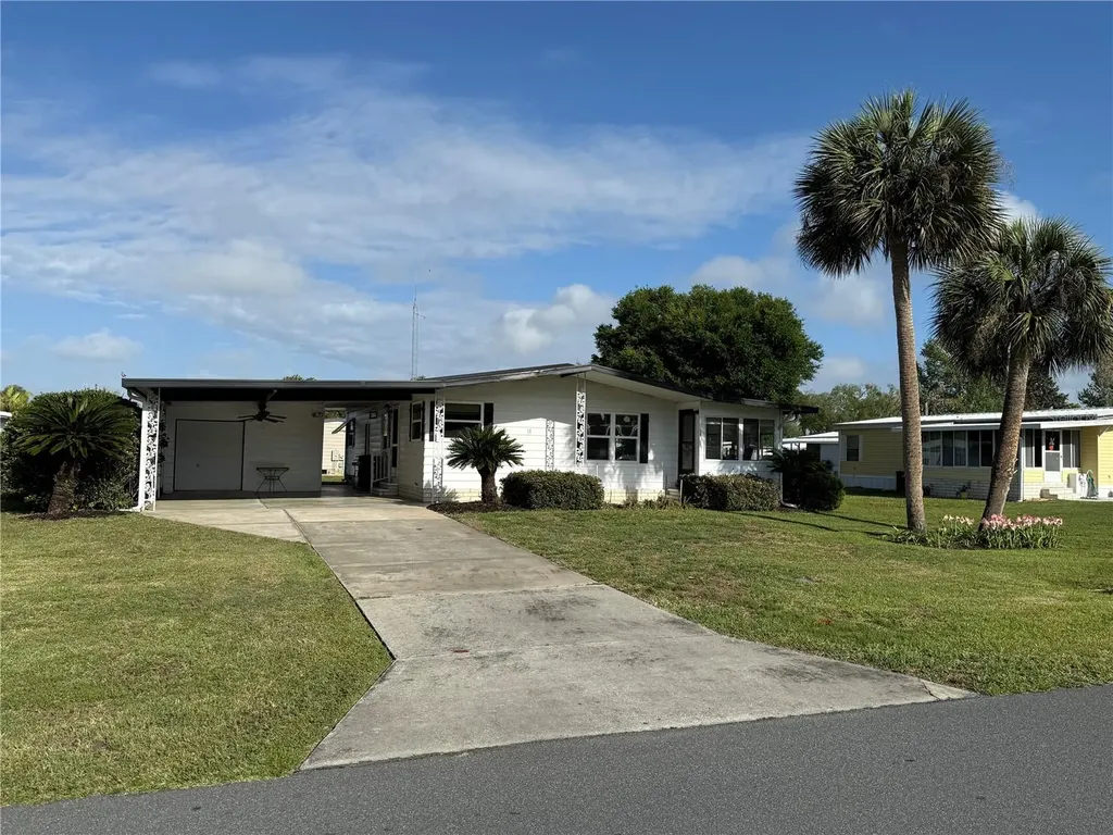 11 N Bobwhite Road Wildwood FL 34785