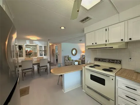 11 N Bobwhite Road Wildwood FL 34785