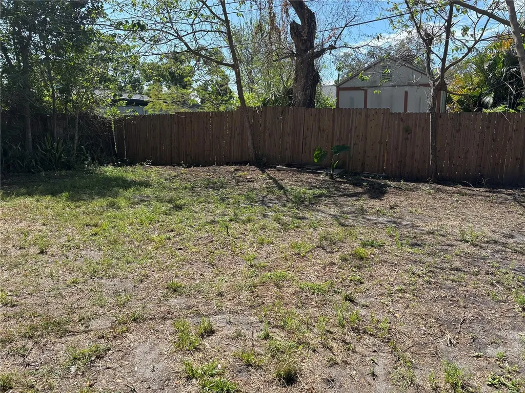 2162 46th Avenue N St Petersburg FL 33714