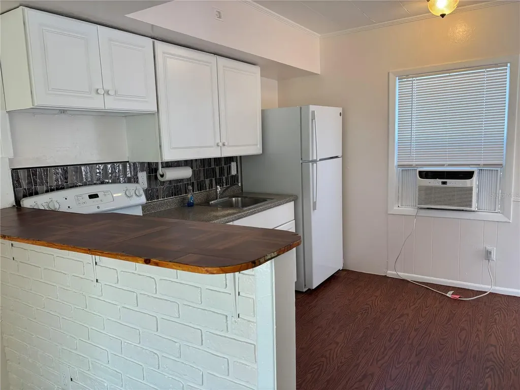 2162 46th Avenue N St Petersburg FL 33714